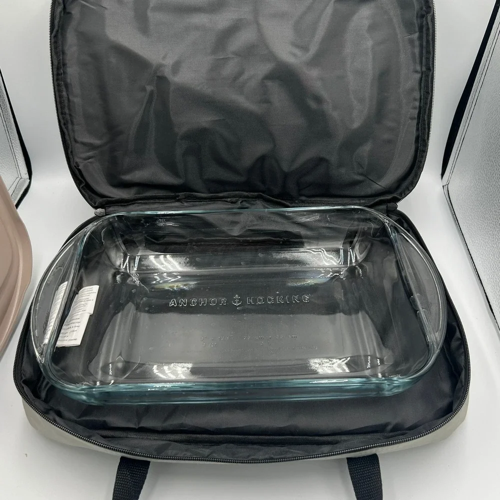 Anchor Hocking Baking Dish with Insulated Tote Unisex 3Qt Gray Good Casserole